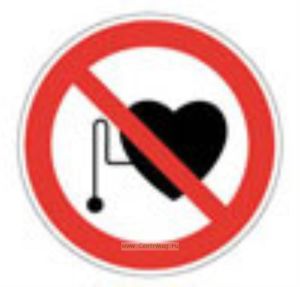 Запрещается работа (присутствие) людей со стимуляторами сердечной деятельности. Знак